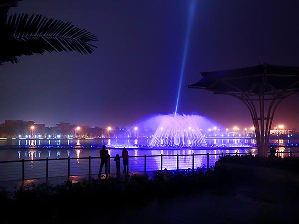 安徽銅陵東部新城區濱湖公園噴泉水景